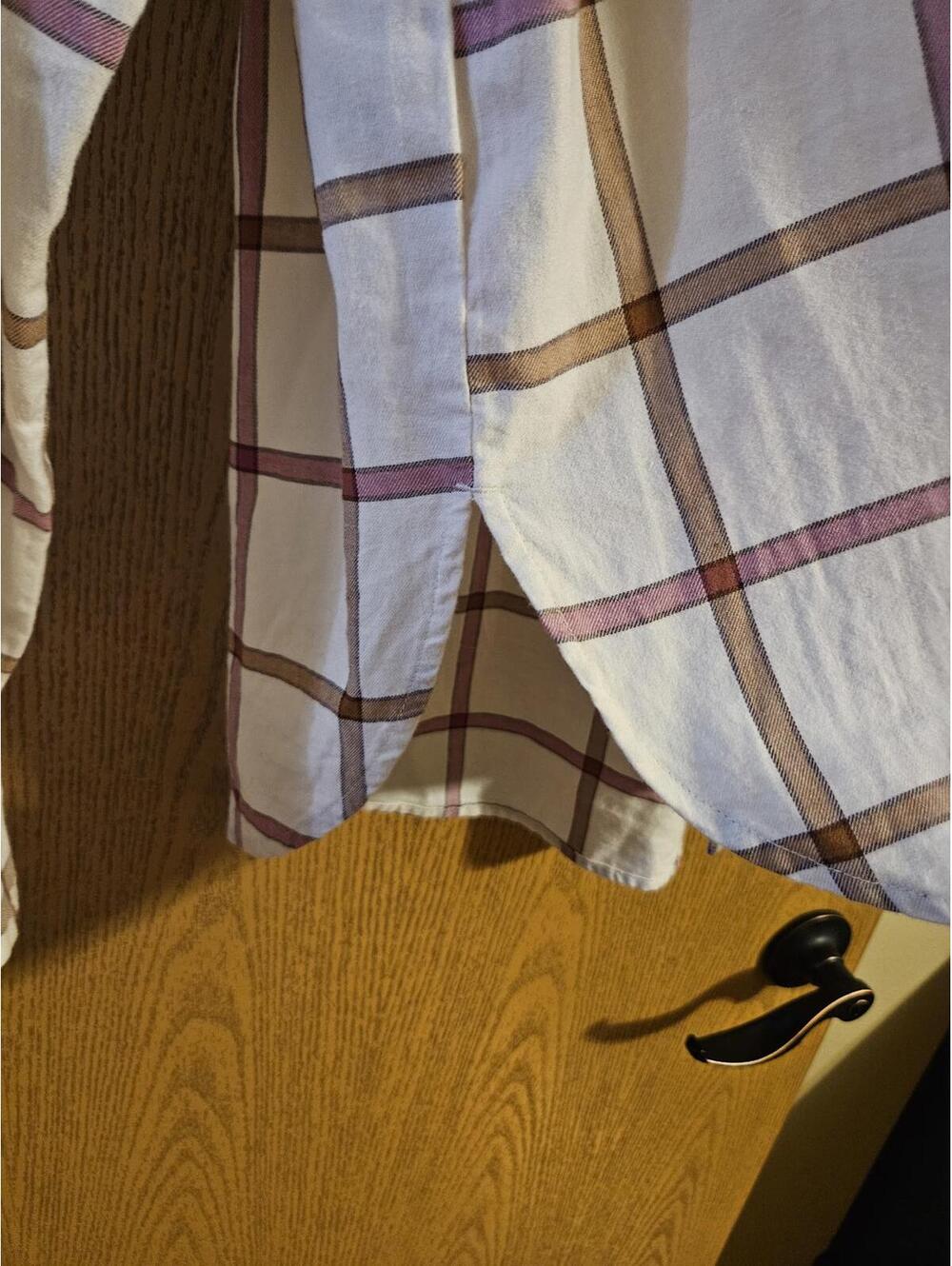 LOFT Button-Up Top - Picture 3 of 9